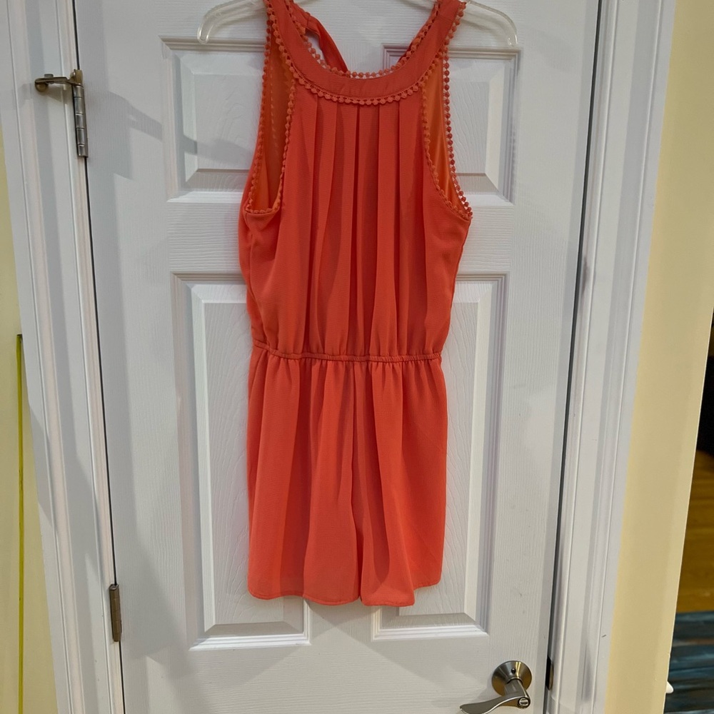Ladies Size Small "Society" Coral Sleeveless Shorts Dress Romper GUC ❤️